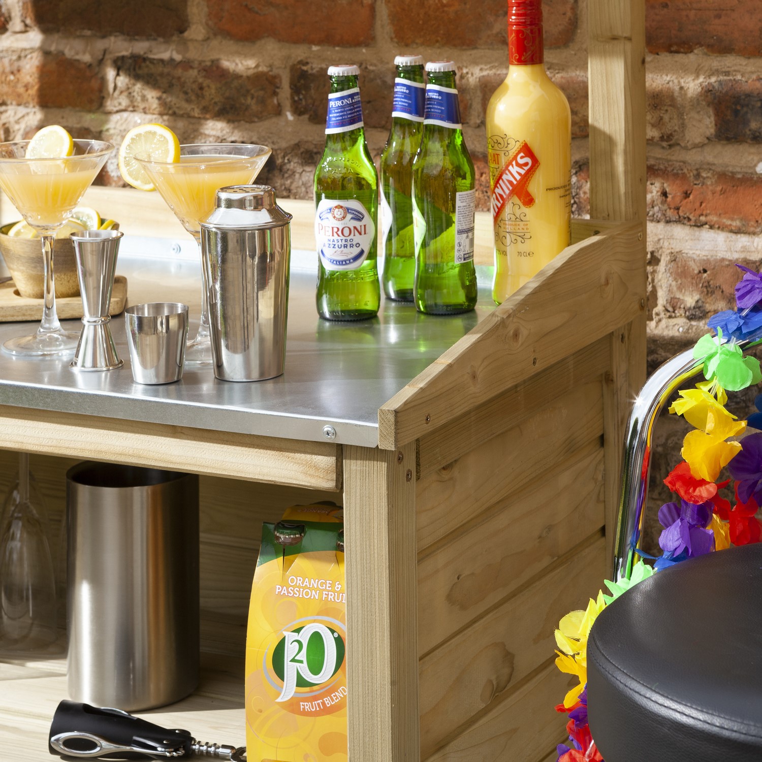 Read more about Rowlinson wooden mini bar
